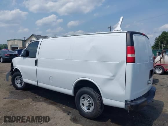 ✅ 2008 Chevrolet Express Cargo • VIN: 1GCGG25C381157939 • Лот: 42470749. Опубликован ранее на IAAI с пробегом 79 818 миль. Бесплатный доступ к архиву аукционных продаж из США и подробный отчёт об истории автомобиля на DreamBid. Изображение 3.
