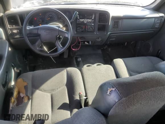 ✅ 2005 Chevrolet Silverado 1500 LS • VIN: 1GCEK19V45E151261 • Lot: 61556275. Wystawiony na Copart z przebiegiem 329 943 mil mil. Skorzystaj z bezpłatnego archiwum sprzedaży aukcyjnych z USA i zobacz szczegółowy raport historii pojazdu na DreamBid. Zdjęcie 8.