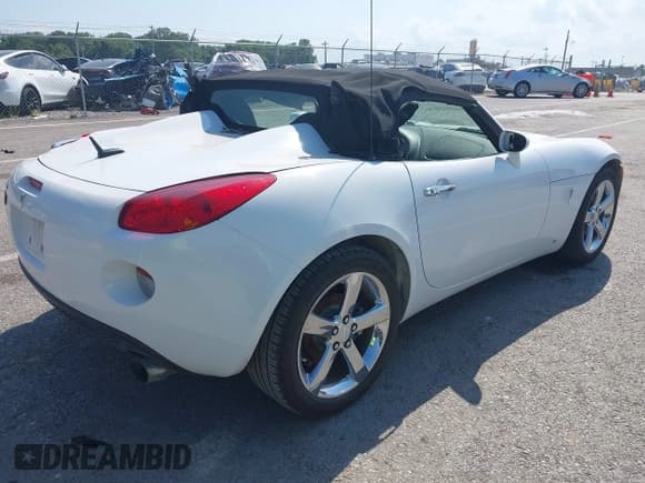 ✅ 2008 Pontiac Solstice • VIN: 1G2MB35B98Y101367 • Лот: 42828186. Опубликован ранее на IAAI с пробегом 83 026 миль. Бесплатный доступ к архиву аукционных продаж из США и подробный отчёт об истории автомобиля на DreamBid. Изображение 4.