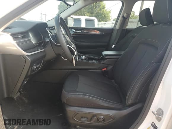 ✅ 2022 Jeep Grand Cherokee Altitude • VIN: 1C4RJHAG1N8633565 • Lot: 68761015. Listed on Copart with 44,396 mi. Free auction sales archive from the USA and detailed vehicle history report at DreamBid. Image 7.