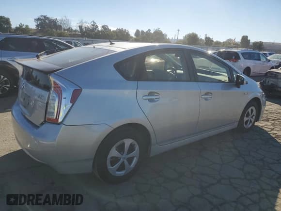 ✅ 2015 Toyota Prius Two • VIN: JTDKN3DU7F0472293 • Lot: 86986075. Listed on Copart with 92,038 mi. Free auction sales archive from the USA and detailed vehicle history report at DreamBid. Image 3.