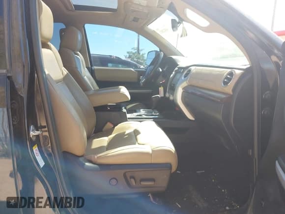 ✅ 2018 Toyota Tundra SR5 • VIN: 5TFFY5F17JX238694 • Lot: 41823821. Listed on IAAI with 175,248 mi. Free auction sales archive from the USA and detailed vehicle history report at DreamBid. Image 5.