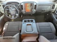 ✅ 2018 Chevrolet Silverado 1500 LT • VIN: 1GCPCREC1JF216385 • Lot: 66747215. Wystawiony na Copart z przebiegiem Nie podano. Bezpłatny archiwum sprzedaży aukcyjnych z USA i szczegółowy raport historii pojazdu na DreamBid. Zdjęcie 8.