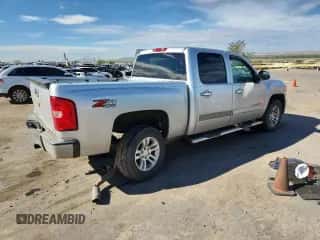 2013 Chevrolet Silverado 1500 LT with VIN 3GCPKSE7XDG287472, listed as a Copart auction lot 81815095 with 140,925 mi miles and Salvage title. Bid and sale history available at DreamBid. Image 3.