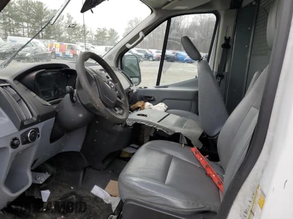 ✅ 2018 Ford Transit • VIN: 1FTBW2CM2JKA44069 • Lot: 46346635. Listed on Copart with Not provided. Free auction sales archive from the USA and detailed vehicle history report at DreamBid. Image 7.