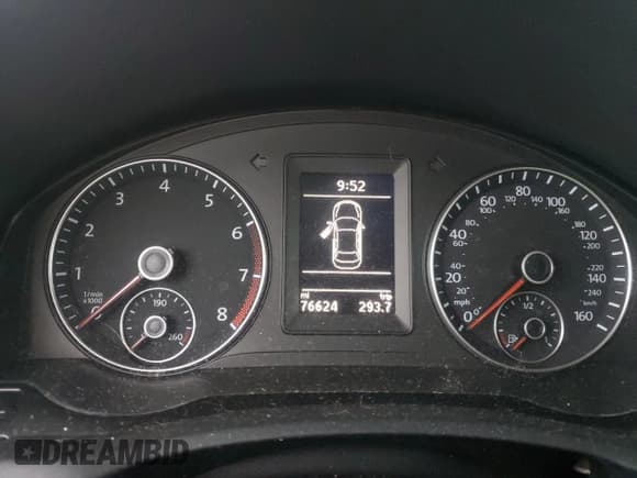 ✅ 2013 Volkswagen Eos Lux • VIN: WVWFW8AH3DV005858 • Lot: 51748545. Wystawiony na Copart z przebiegiem 76 624 mil. Bezpłatny archiwum sprzedaży aukcyjnych z USA i szczegółowy raport historii pojazdu na DreamBid. Zdjęcie 9.