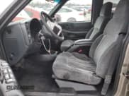 ✅ 2000 Chevrolet Blazer LT • VIN: 1GNDT13W5Y2311378 • Lot: 87050474. Wystawiony na Copart z przebiegiem Nie podano. Bezpłatny archiwum sprzedaży aukcyjnych z USA i szczegółowy raport historii pojazdu na DreamBid. Zdjęcie 7.