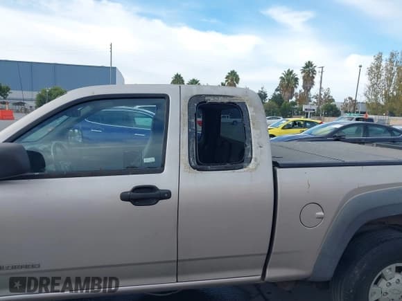 ✅ 2005 Chevrolet Colorado LS Z71 • VIN: 1GCDS196258147874 • Лот: 43682711. Опубликован ранее на IAAI с пробегом 269 103 миль. Бесплатный доступ к архиву аукционных продаж из США и подробный отчёт об истории автомобиля на DreamBid. Изображение 6.