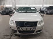 ✅ 2010 Volkswagen Passat Komfort • VIN: WVWJM7AN8AE102825 • Lot: 43478692. Listed on IAAI with 180,110 mi. Free auction sales archive from the USA and detailed vehicle history report at DreamBid. Image 12.