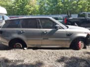 ✅ 2019 Land Rover Range Rover Sport Dynamic • VIN: SALWR2RE1KA818692 • Lot: 43136784. Wystawiony na IAAI z przebiegiem 79 614 mil. Bezpłatny archiwum sprzedaży aukcyjnych z USA i szczegółowy raport historii pojazdu na DreamBid. Zdjęcie 13.