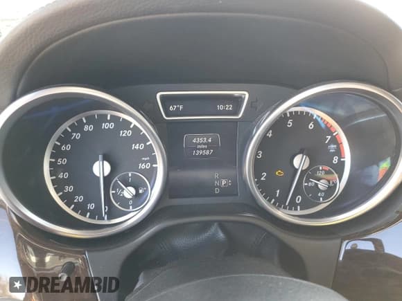 ✅ 2014 Mercedes-Benz GL 450 • VIN: 4JGDF7CE4EA389299 • Lot: 90535795. Listed on Copart with 139,587 mi. Free auction sales archive from the USA and detailed vehicle history report at DreamBid. Image 9.
