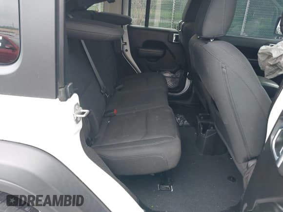 ✅ 2021 Jeep Wrangler Unlimited Sport S • VIN: 1C4HJXDG1MW850478 • Лот: 42263715. Опубликован ранее на IAAI с пробегом 31 284 миль. Бесплатный доступ к архиву аукционных продаж из США и подробный отчёт об истории автомобиля на DreamBid. Изображение 8.