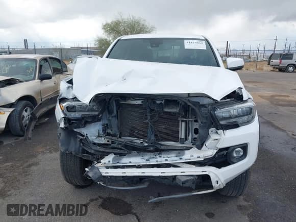 ✅ 2020 Toyota Tacoma SR5 • VIN: 3TMAZ5CN2LM133990 • Lot: 41423069. Wystawiony na IAAI z przebiegiem 56 184 mil. Bezpłatny archiwum sprzedaży aukcyjnych z USA i szczegółowy raport historii pojazdu na DreamBid. Zdjęcie 13.