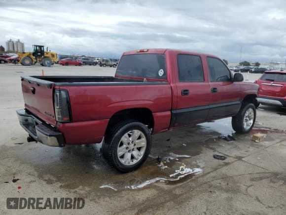 ✅ 2005 Chevrolet Silverado 1500 LS • VIN: 2GCEC13T051252318 • Лот: 74456324. Опубликован ранее на Copart с пробегом 174 984 миль. Бесплатный доступ к архиву аукционных продаж из США и подробный отчёт об истории автомобиля на DreamBid. Изображение 3.