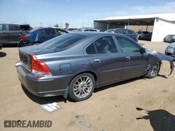 ✅ 2008 Volvo S60 2.4L Turbo • VIN: YV1RS547182693189 • Lot: 69428404. Wystawiony na Copart z przebiegiem Nie podano. Bezpłatny archiwum sprzedaży aukcyjnych z USA i szczegółowy raport historii pojazdu na DreamBid. Zdjęcie 3.