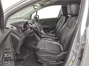 ✅ 2020 Chevrolet Trax LT • VIN: KL7CJPSBXLB006766 • Lot: 93961785. Wystawiony na Copart z przebiegiem 77 839 mil. Bezpłatny archiwum sprzedaży aukcyjnych z USA i szczegółowy raport historii pojazdu na DreamBid. Zdjęcie 7.