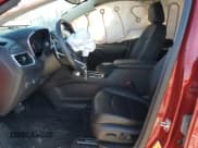 ✅ 2020 Chevrolet Equinox Premier • VIN: 3GNAXPEX9LS563230 • Лот: 90835155. Опубликован ранее на Copart с пробегом 33 021 миль. Бесплатный доступ к архиву аукционных продаж из США и подробный отчёт об истории автомобиля на DreamBid. Изображение 7.