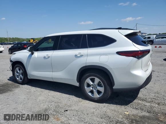 ✅ 2022 Toyota Highlander Hybrid LE • VIN: 5TDZARAH0NS516943 • Lot: 52202305. Wystawiony na Copart z przebiegiem 39 889 mil. Bezpłatny archiwum sprzedaży aukcyjnych z USA i szczegółowy raport historii pojazdu na DreamBid. Zdjęcie 2.