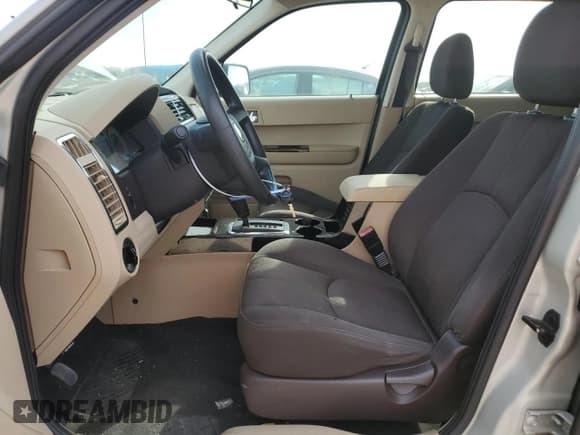 ✅ 2008 Mazda Tribute Grand Touring • VIN: 4F2CZ06128KM03755 • Lot: 81882414. Listed on Copart with 95,735 mi. Free auction sales archive from the USA and detailed vehicle history report at DreamBid. Image 7.