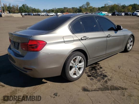 ✅ 2016 BMW 3 Series 328i xDrive • VIN: WBA8E3G58GNT80609 • Lot: 84862745. Wystawiony na Copart z przebiegiem 64 282 mil. Bezpłatny archiwum sprzedaży aukcyjnych z USA i szczegółowy raport historii pojazdu na DreamBid. Zdjęcie 3.