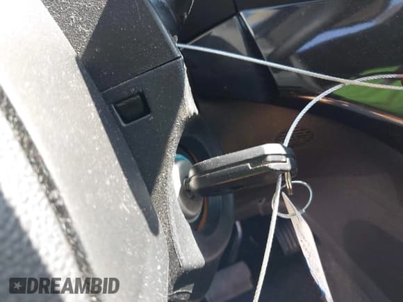 ✅ 2017 Ford Escape SE • VIN: 1FMCU0G92HUD34892 • Lot: 43697060. Wystawiony na IAAI z przebiegiem 63 969 mil. Bezpłatny archiwum sprzedaży aukcyjnych z USA i szczegółowy raport historii pojazdu na DreamBid. Zdjęcie 11.