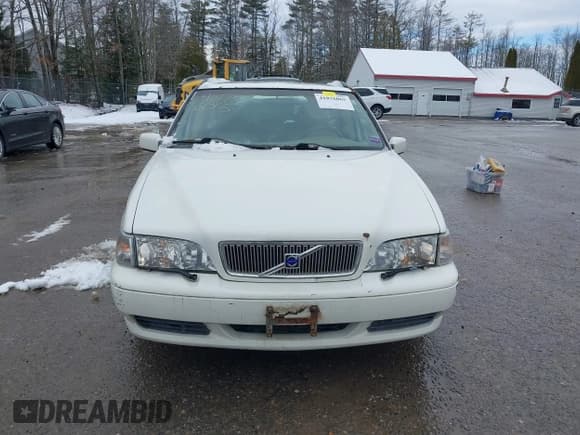 ✅ 1999 Volvo V70 • VIN: YV1LW55A8X2611655 • Lot: 41876065. Listed on IAAI with 143,318 mi. Free auction sales archive from the USA and detailed vehicle history report at DreamBid. Image 13.