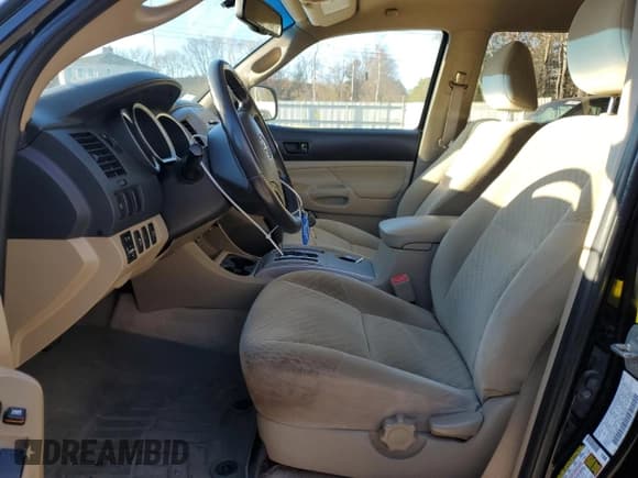 ✅ 2011 Toyota Tacoma • VIN: 3TMMU4FN1BM031807 • Lot: 93847345. Listed on Copart with 199,559 mi. Free auction sales archive from the USA and detailed vehicle history report at DreamBid. Image 7.