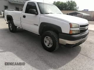 ✅ 2007 Chevrolet Silverado 2500HD Work Truck • VIN: 1GCHC24U37E140124 • Lot: 42265576. Wystawiony na IAAI z przebiegiem 293 508 mil. Bezpłatny archiwum sprzedaży aukcyjnych z USA i szczegółowy raport historii pojazdu na DreamBid. Zdjęcie 1.