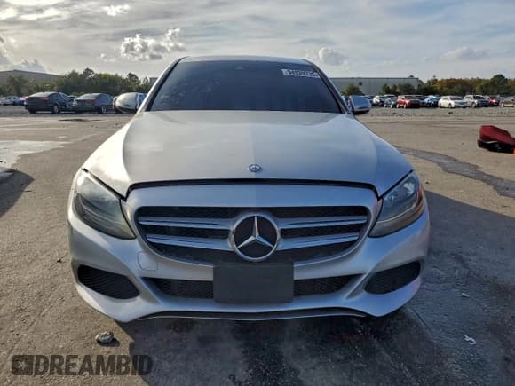 ✅ 2017 Mercedes-Benz C 300 • VIN: 55SWF4JB7HU191055 • Lot: 94939335. Wystawiony na Copart z przebiegiem 108 439 mil. Bezpłatny archiwum sprzedaży aukcyjnych z USA i szczegółowy raport historii pojazdu na DreamBid. Zdjęcie 5.