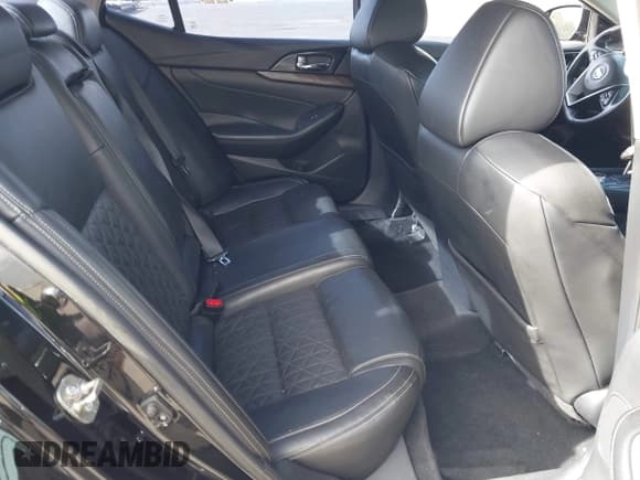 ✅ 2017 Nissan Maxima S • VIN: 1N4AA6AP7HC451412 • Lot: 43825866. Listed on IAAI with 132,409 mi. Free auction sales archive from the USA and detailed vehicle history report at DreamBid. Image 8.