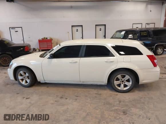 2005 Dodge Magnum SE с VIN 2D4FV48VX5H167085, выставлен на аукционе IAAI как лот 42628106 с пробегом 195 097 миль миль и . История ставок и продаж доступна на DreamBid. Изображение 14.