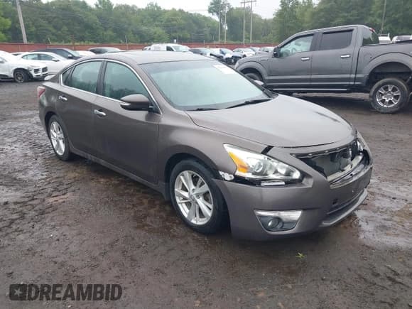 ✅ 2013 Nissan Altima SV • VIN: 1N4AL3AP6DC105452 • Лот: 43036883. Опубликован ранее на IAAI с пробегом 143 257 миль. Бесплатный доступ к архиву аукционных продаж из США и подробный отчёт об истории автомобиля на DreamBid. Изображение 1.