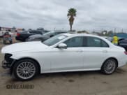 ✅ 2021 Mercedes-Benz E 350 • VIN: W1KZF8DB5MA960016 • Lot: 42077589. Wystawiony na IAAI z przebiegiem 52 264 mil. Bezpłatny archiwum sprzedaży aukcyjnych z USA i szczegółowy raport historii pojazdu na DreamBid. Zdjęcie 15.