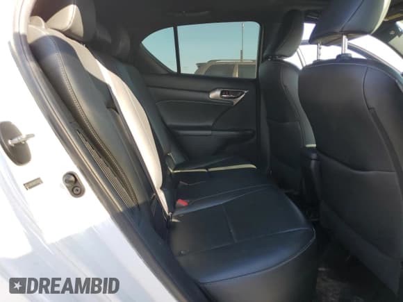 ✅ 2014 Lexus CT 200h • VIN: JTHKD5BH5E2204297 • Lot: 92037355. Listed on Copart with 218,808 mi. Free auction sales archive from the USA and detailed vehicle history report at DreamBid. Image 10.