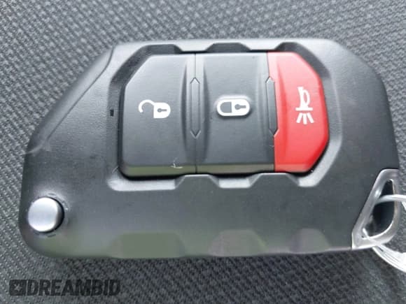 ✅ 2023 Jeep Wrangler Sport S • VIN: 1C4HJXDN5PW701929 • Lot: 43341342. Wystawiony na IAAI z przebiegiem 46 084 mil. Bezpłatny archiwum sprzedaży aukcyjnych z USA i szczegółowy raport historii pojazdu na DreamBid. Zdjęcie 11.