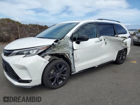 ✅ 2022 Toyota Sienna XSE • VIN: 5TDDRKEC5NS133153 • Lot: 62184495. Wystawiony na Copart z przebiegiem 102 824 mil. Bezpłatny archiwum sprzedaży aukcyjnych z USA i szczegółowy raport historii pojazdu na DreamBid. Zdjęcie 1.