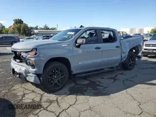 ✅ 2024 Chevrolet Silverado 1500 Custom • VIN: 1GCPABEK9RZ217668 • Лот: 81821455. Опубликован ранее на Copart с пробегом 11 606 миль. Бесплатный доступ к архиву аукционных продаж из США и подробный отчёт об истории автомобиля на DreamBid. Изображение 1.