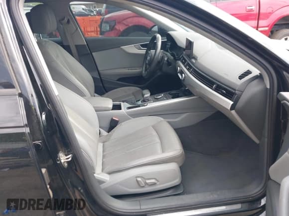 ✅ 2017 Audi A4 Premium • VIN: WAUGNAF41HN054967 • Lot: 42318829. Wystawiony na IAAI z przebiegiem 136 187 mil. Bezpłatny archiwum sprzedaży aukcyjnych z USA i szczegółowy raport historii pojazdu na DreamBid. Zdjęcie 5.