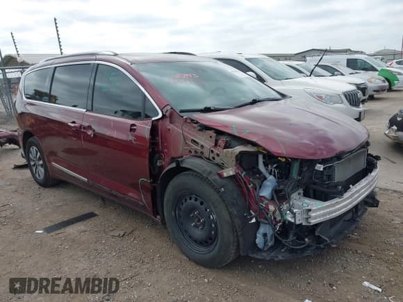 ✅ 2020 Chrysler Pacifica Hybrid Limited • VIN: 2C4RC1N71LR183414 • Лот: 41504790. Опубликован ранее на IAAI с пробегом 71 676 миль. Бесплатный доступ к архиву аукционных продаж из США и подробный отчёт об истории автомобиля на DreamBid. Изображение 1.