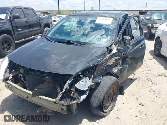 ✅ 2016 Nissan Versa S • VIN: 3N1CN7AP0GL868714 • Lot: 42814086. Listed on IAAI with 69,229 mi. Free auction sales archive from the USA and detailed vehicle history report at DreamBid. Image 2.