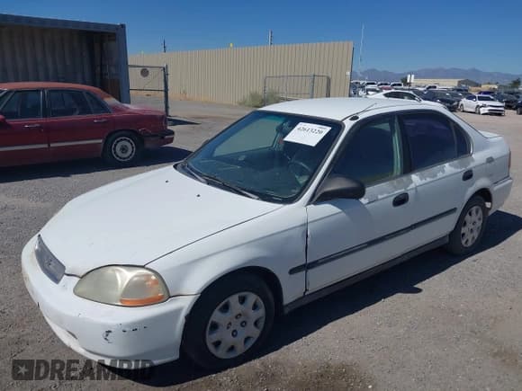 ✅ 1998 Honda Civic LX • VIN: 2HGEJ6573WH601565 • Lot: 42613220. Listed on IAAI with 316,400 mi. Free auction sales archive from the USA and detailed vehicle history report at DreamBid. Image 2.