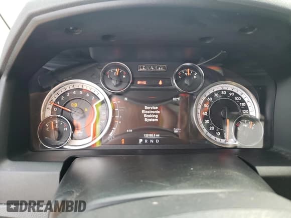 ✅ 2020 Ram 1500 Warlock • VIN: 1C6RR7GT0LS120659 • Lot: 63681375. Wystawiony na Copart z przebiegiem 133 195 mil. Bezpłatny archiwum sprzedaży aukcyjnych z USA i szczegółowy raport historii pojazdu na DreamBid. Zdjęcie 9.