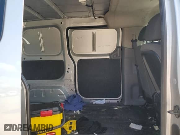 2015 Chevrolet City Express Cargo LS z VIN 3N63M0YN4FK725469, wystawiony jako Copart lot #56030155 z przebiegiem 166 231 mil mil oraz Czysty tytuł • Clean title. Historia ofert i sprzedaży dostępna na DreamBid. Obrazek 11.