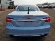 ✅ 2014 Chrysler 200 Limited • VIN: 1C3BCBFG4EN135710 • Лот: 52736885. Опубликован ранее на Copart с пробегом 108 340 миль. Бесплатный доступ к архиву аукционных продаж из США и подробный отчёт об истории автомобиля на DreamBid. Изображение 6.