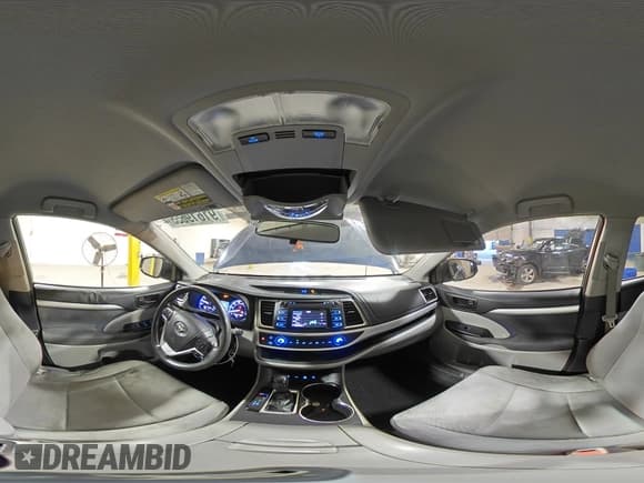 ✅ 2014 Toyota Highlander LE Plus • VIN: 5TDBKRFH7ES052637 • Lot: 91619655. Wystawiony na Copart z przebiegiem 211 184 mil. Bezpłatny archiwum sprzedaży aukcyjnych z USA i szczegółowy raport historii pojazdu na DreamBid. Zdjęcie 15.