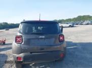 ✅ 2021 Jeep Renegade Limited • VIN: ZACNJDD13MPM27926 • Lot: 42226469. Wystawiony na IAAI z przebiegiem 30 271 mil. Bezpłatny archiwum sprzedaży aukcyjnych z USA i szczegółowy raport historii pojazdu na DreamBid. Zdjęcie 17.