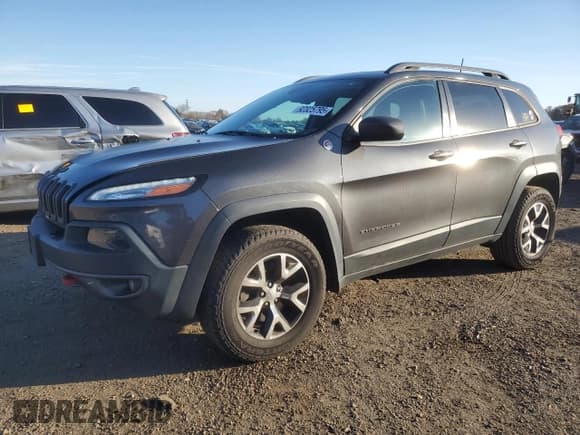 ✅ 2016 Jeep Cherokee Trailhawk • VIN: 1C4PJMBS8GW104373 • Lot: 92325795. Listed on Copart with 207,456 mi. Free auction sales archive from the USA and detailed vehicle history report at DreamBid. Image 1.