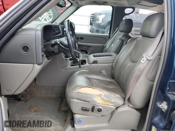 ✅ 2005 Chevrolet Suburban LT • VIN: 1GNFK16Z75J165083 • Lot: 81204715. Listed on Copart with 313,726 mi. Free auction sales archive from the USA and detailed vehicle history report at DreamBid. Image 7.