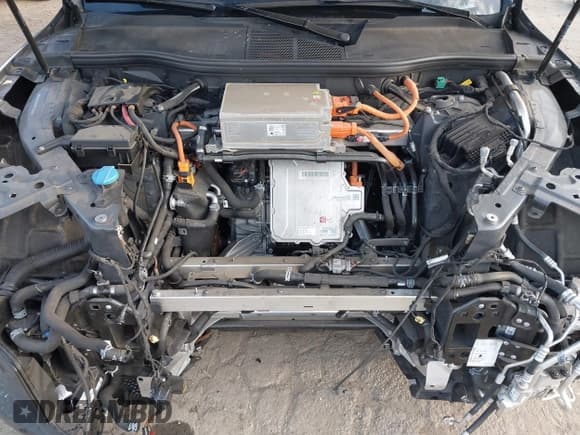 ✅ 2024 Audi Q8 e-tron Premium • VIN: WA14AAGE6RB013322 • Lot: 41890966. Wystawiony na IAAI z przebiegiem 14 857 mil. Bezpłatny archiwum sprzedaży aukcyjnych z USA i szczegółowy raport historii pojazdu na DreamBid. Zdjęcie 10.