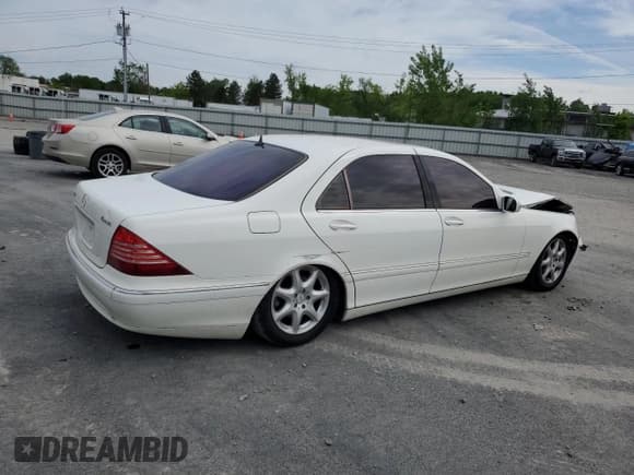 ✅ 2005 Mercedes-Benz S 500 • VIN: WDBNG84J15A459282 • Lot: 58610135. Listed on Copart with 139,775 mi. Free auction sales archive from the USA and detailed vehicle history report at DreamBid. Image 3.